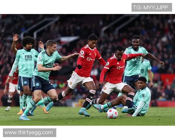 弗赖堡压哨绝杀！德甲比赛中爆冷战胜弗兰克福，球迷欢呼不止