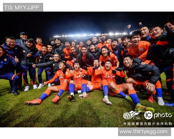 新山东鲁能连续胜利，夺得中超冠军，教练组高喊“我们的夺冠时刻到了！”