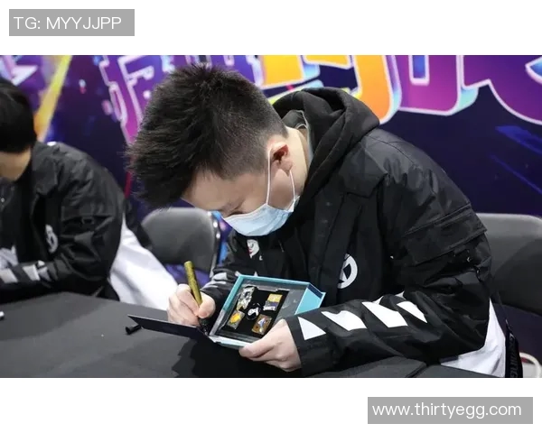 李伟专访：从新手到职业选手的CSGO成长之路与心路历程分享