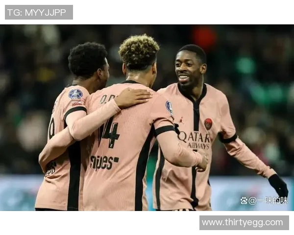 法甲冠军巴黎圣日耳曼领跑积分榜，里昂及南特全队阵容齐整备战盼翻盘